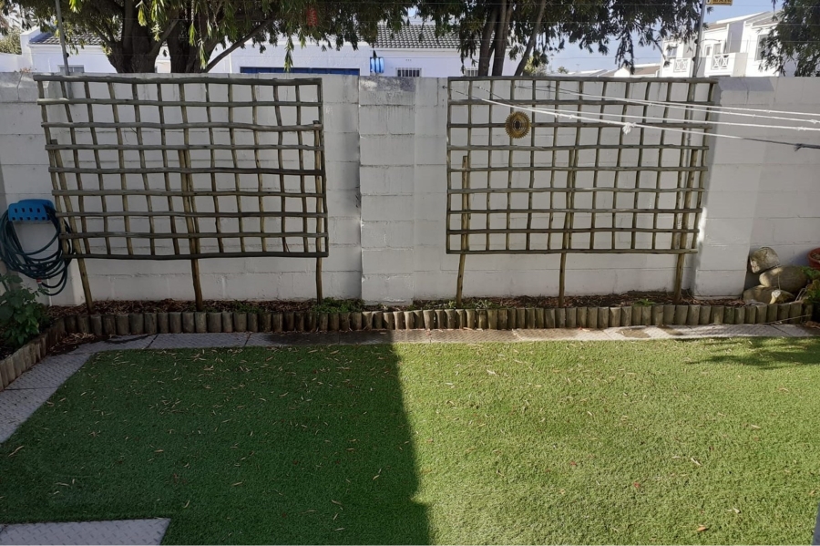 2 Bedroom Property for Sale in Marina Da Gama Western Cape